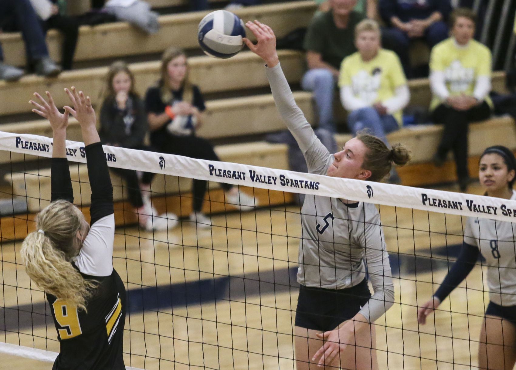 110419-qct-spt-bett-pv-vball-10.jpg